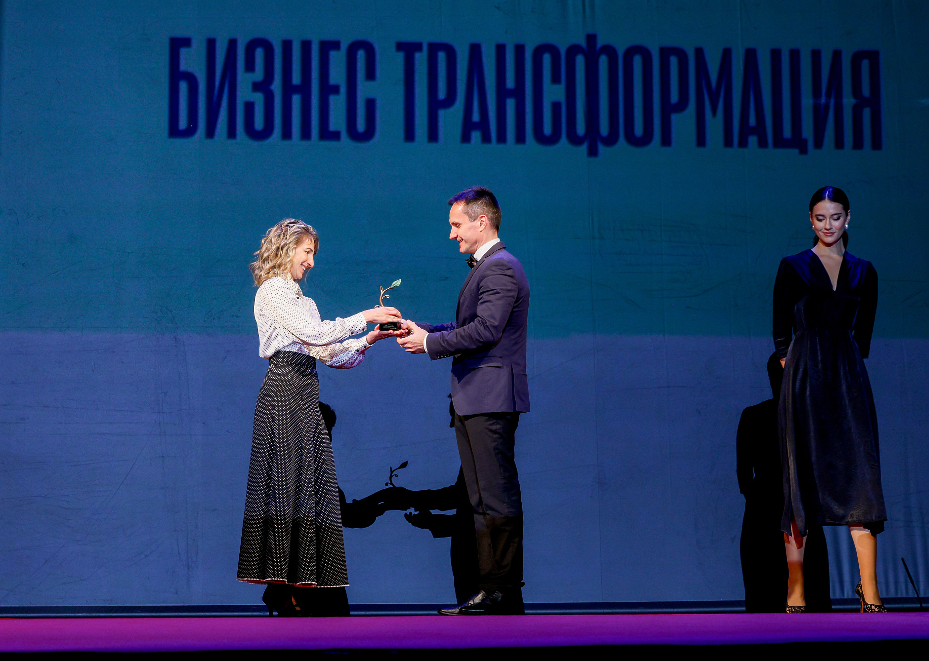 На върха: Калин Добрев, управител на Фесто България