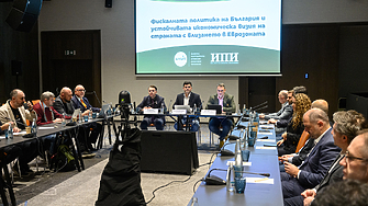 Разходите на държавата растат по бързо от приходите и изтласкват бюджетния