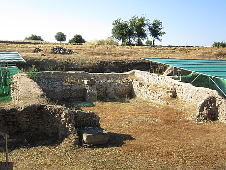 Откриха гигантски римски басейн, скрит под земята цели 2000 години