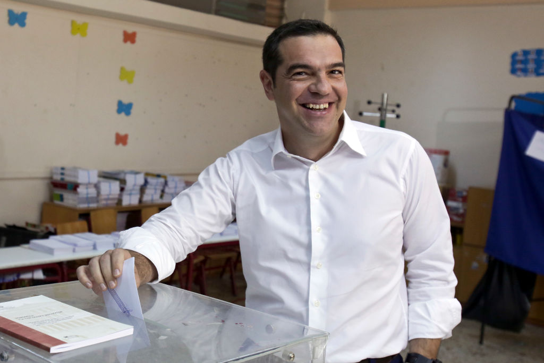 Алексис Ципрас издаде мемоарите си и намекна за създаването на нова лява партия