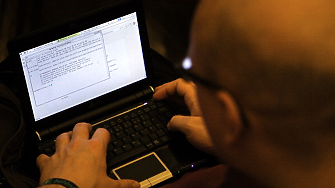 93% от българските домакинства имат достъп до интернет, всеки втори пазарува онлайн