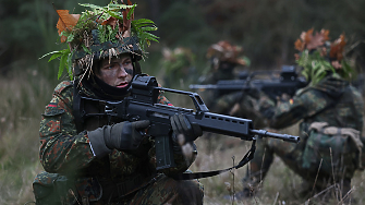 Бундестагът прие закона за връщане на наборната военна служба в