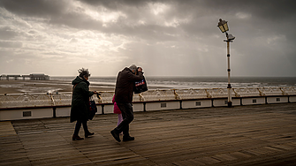 Наводнения, щети и евакуация в Гърция заради бурята 