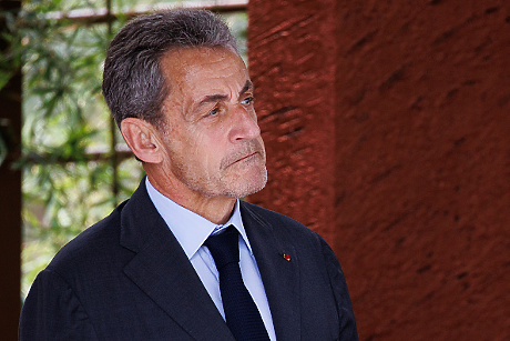 След 20 дни в затвора: Бившият френски президент Саркози чел „Граф Монте Кристо“ в килия като „евтин хотел“