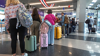 Летищата в САЩ очакват най-голямото си натоварване за последните 15 г. преди Деня на благодарността