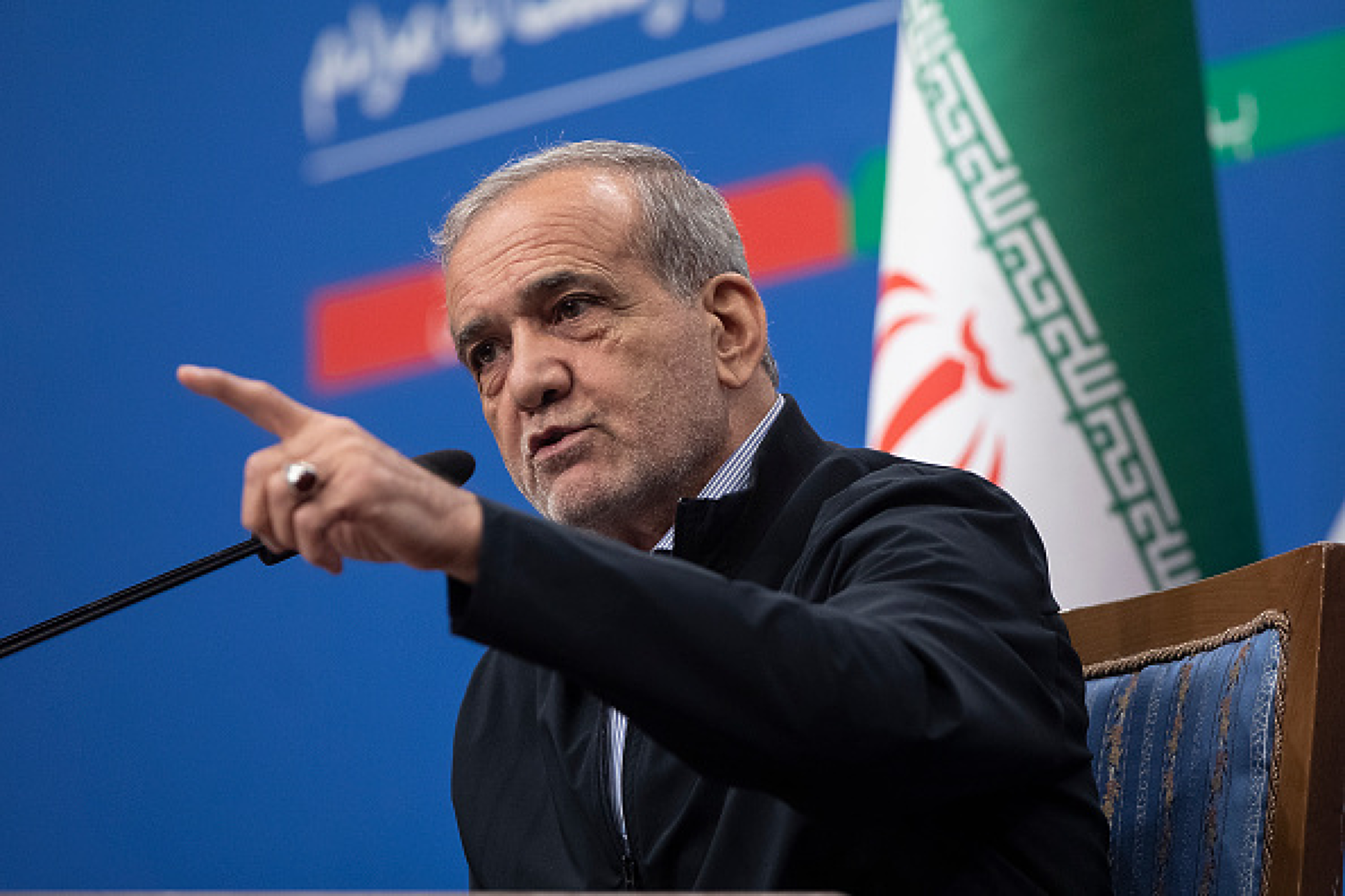 Суша, мръсен въздух и свлачища - защо Иран иска да премести столицата си?