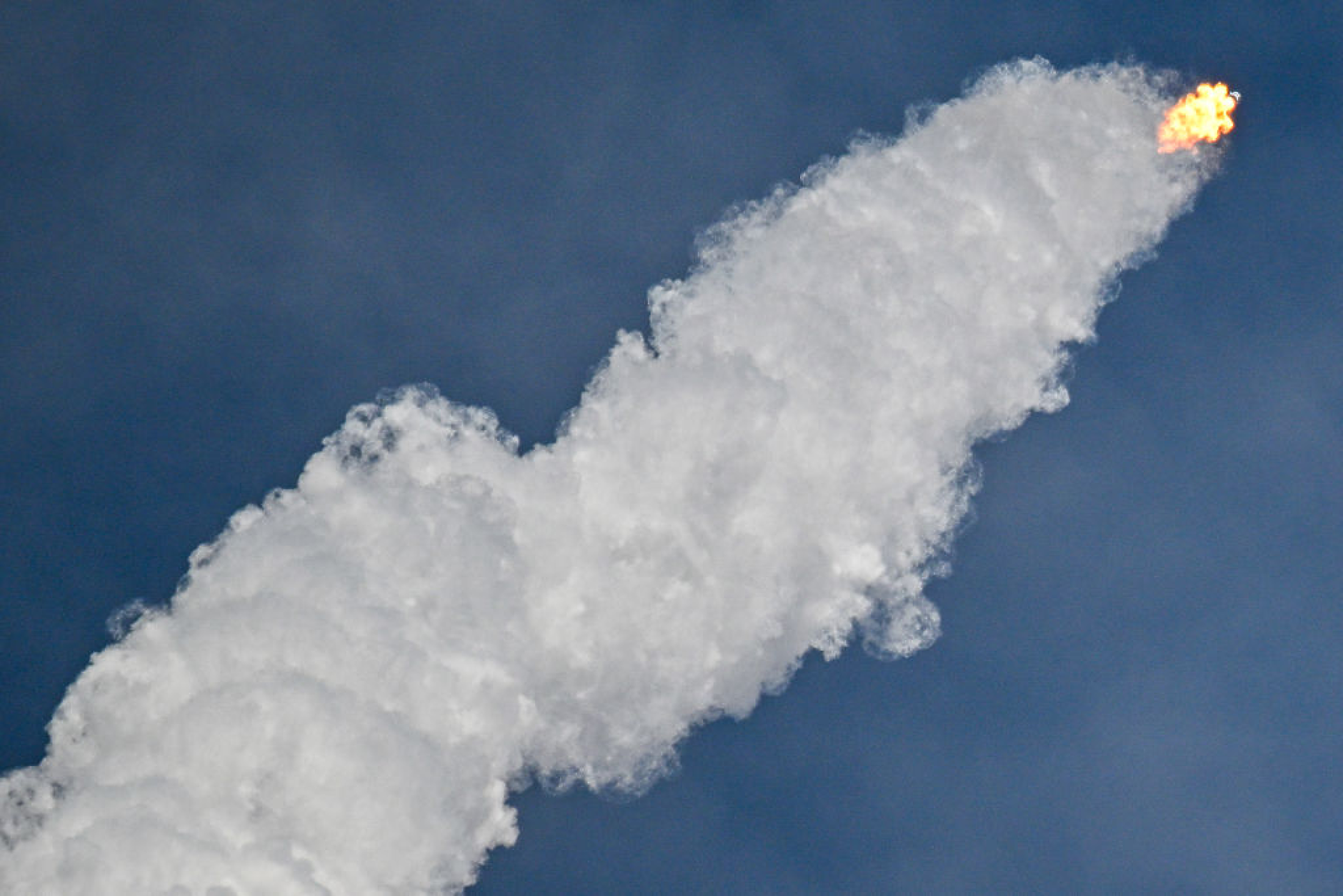 Проблемната капсула на Boeing няма да превозва астронавти при следващия полет до космическата станция