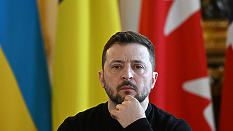 Украинският президент Володимир Зеленски е подложен на нарастващ натиск от