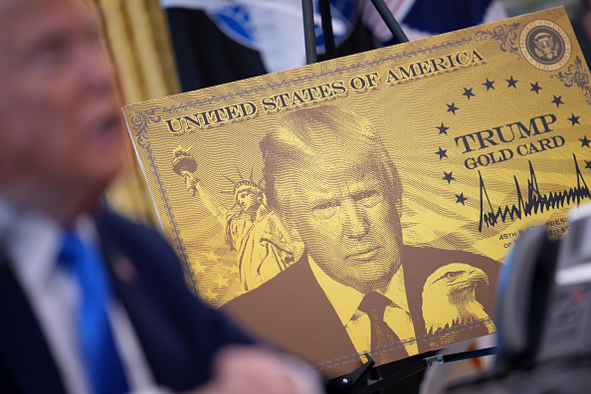 САЩ пуснаха „Златните карти“ за богати чужденци, желаещи да получат гражданство в страната