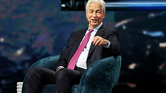 Дори на самия връх на корпоративната стълбица най трудният за