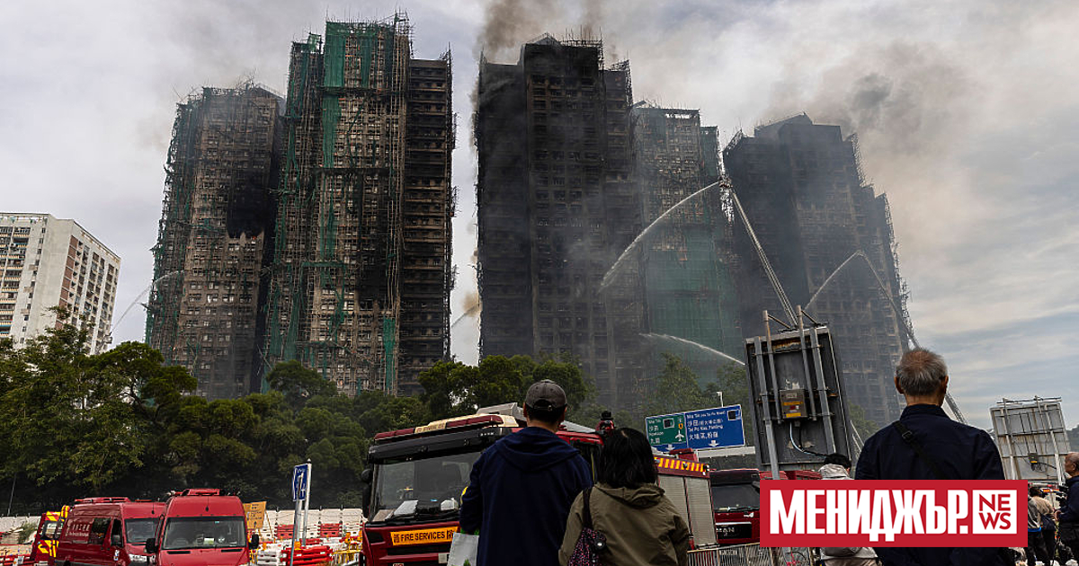 Пожарникарите продължават втори ден да се борят с един от