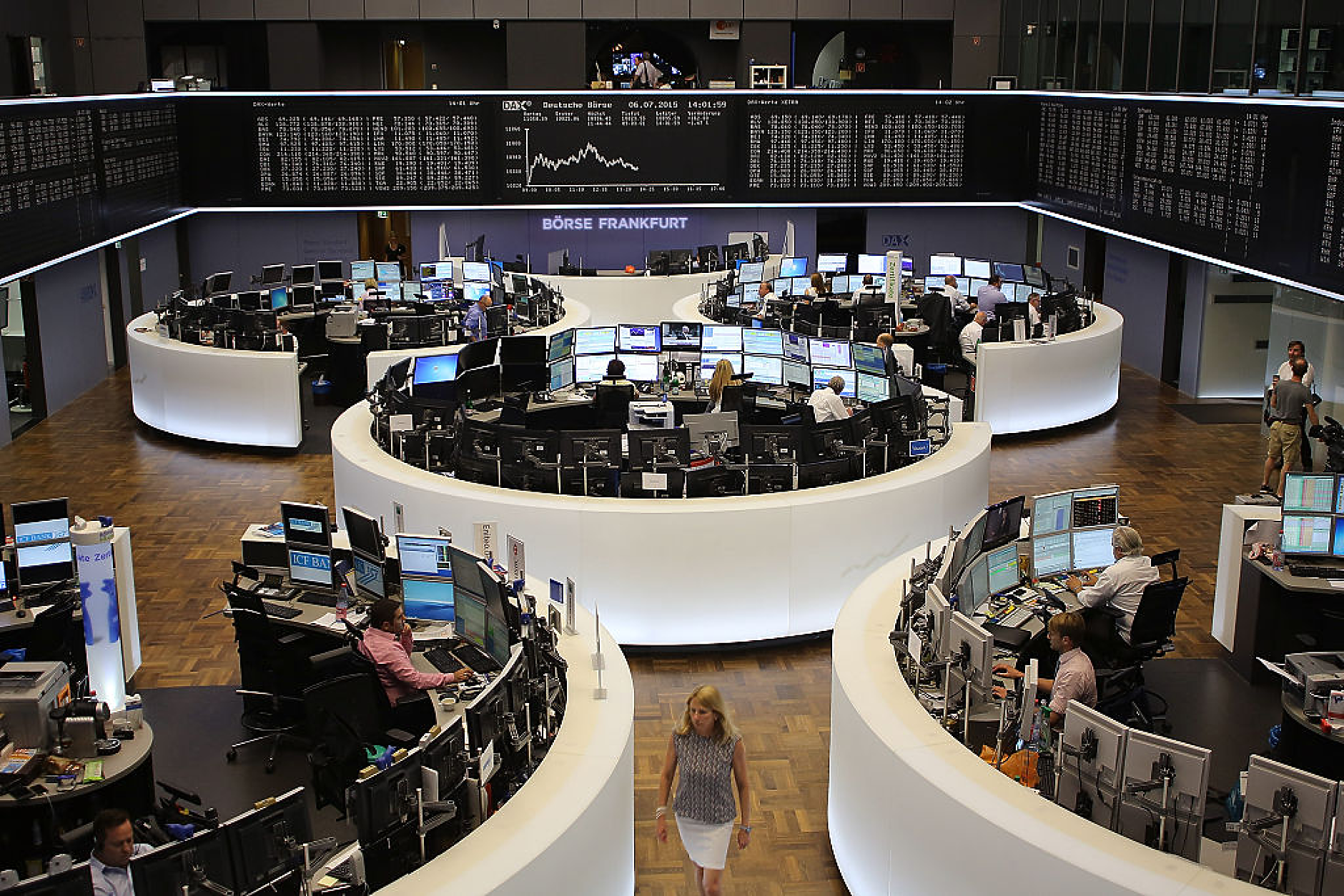 Разнопосочна търговия европейските борси преди публикуването на важни икономически данни от САЩ*