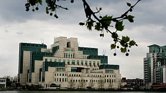 Шефът на британската служба за външно разузнаване предупреждава за заплаха от „агресивна“ Русия в първата си реч