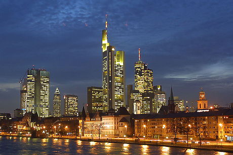 Влошаващото се инвеститорско доверие в Германия продължава да оказва натиск върху бизнес настроенията в еврозоната