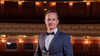 На върха: Калин Добрев, управител на Фесто България