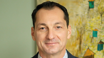 25 години доверие и експертиза