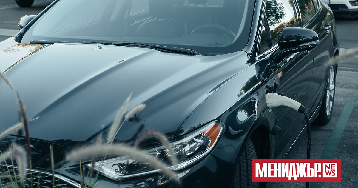 a { text-decoration: none; color: #464feb; } tr th, tr