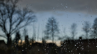 Времето през уикенда: Облаци и дъжд