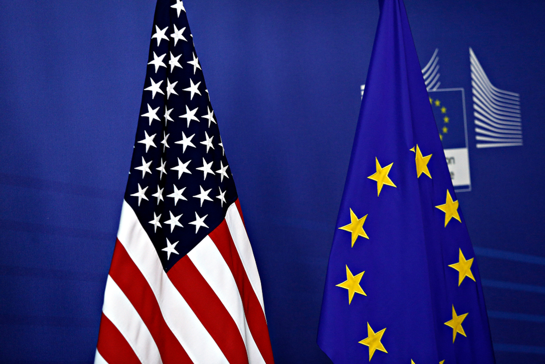 ЕС отхвърля искането на САЩ за разхлабване на цифровите регулации в замяна на по-ниски мита за стомана