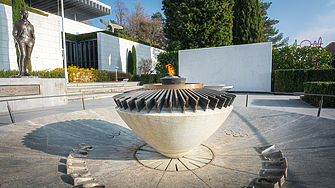 Заради лошото време: Гърция премести в музей запалването на олимпийският огън за игрите през 2026 г. 