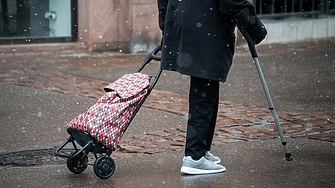 Социалните придобивки ще останат непроменени догодина а намалените постъпления заради