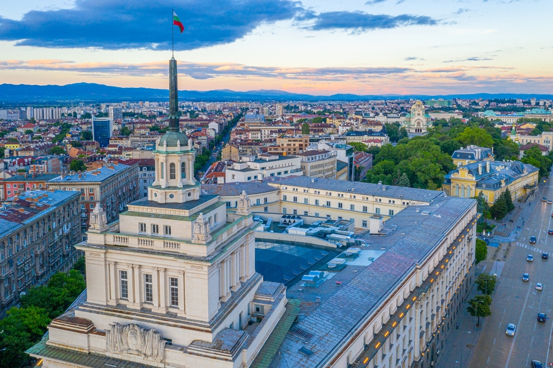 Парламентът прие на първо четене бюджетът на държавното обществено осигуряване за 2026 г.