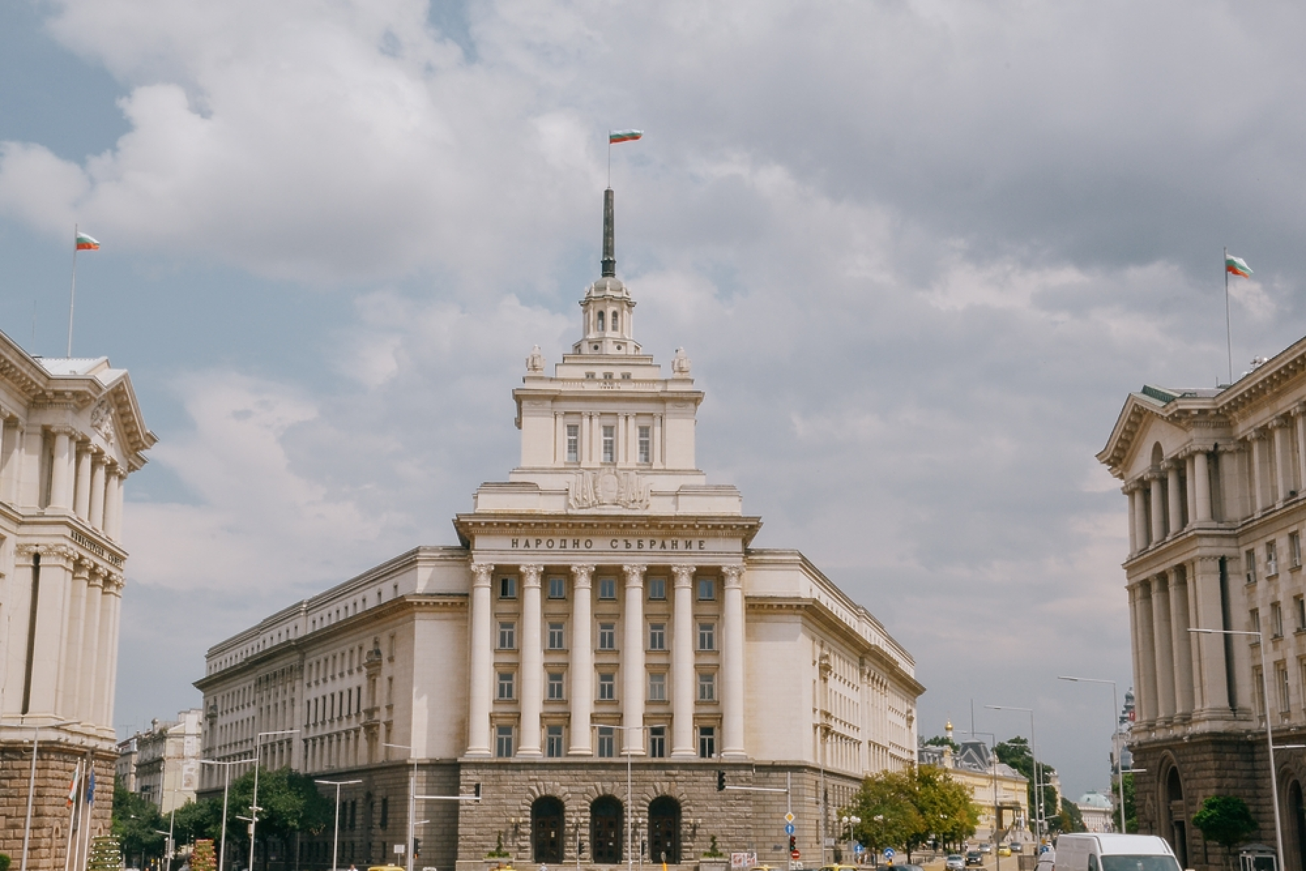 Парламентът прие оставката на премиера Росен Желязков