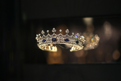 Блясъкът се завръща: Париж показва кралски съкровища след шокиращия обир