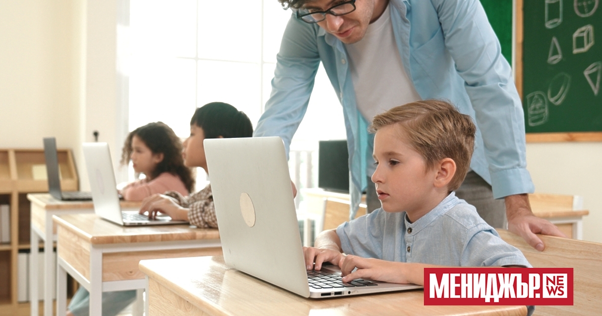 a { text-decoration: none; color: #464feb; } tr th, tr