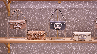 Модната къща Valentino критикувана заради „тревожни“ AI реклами