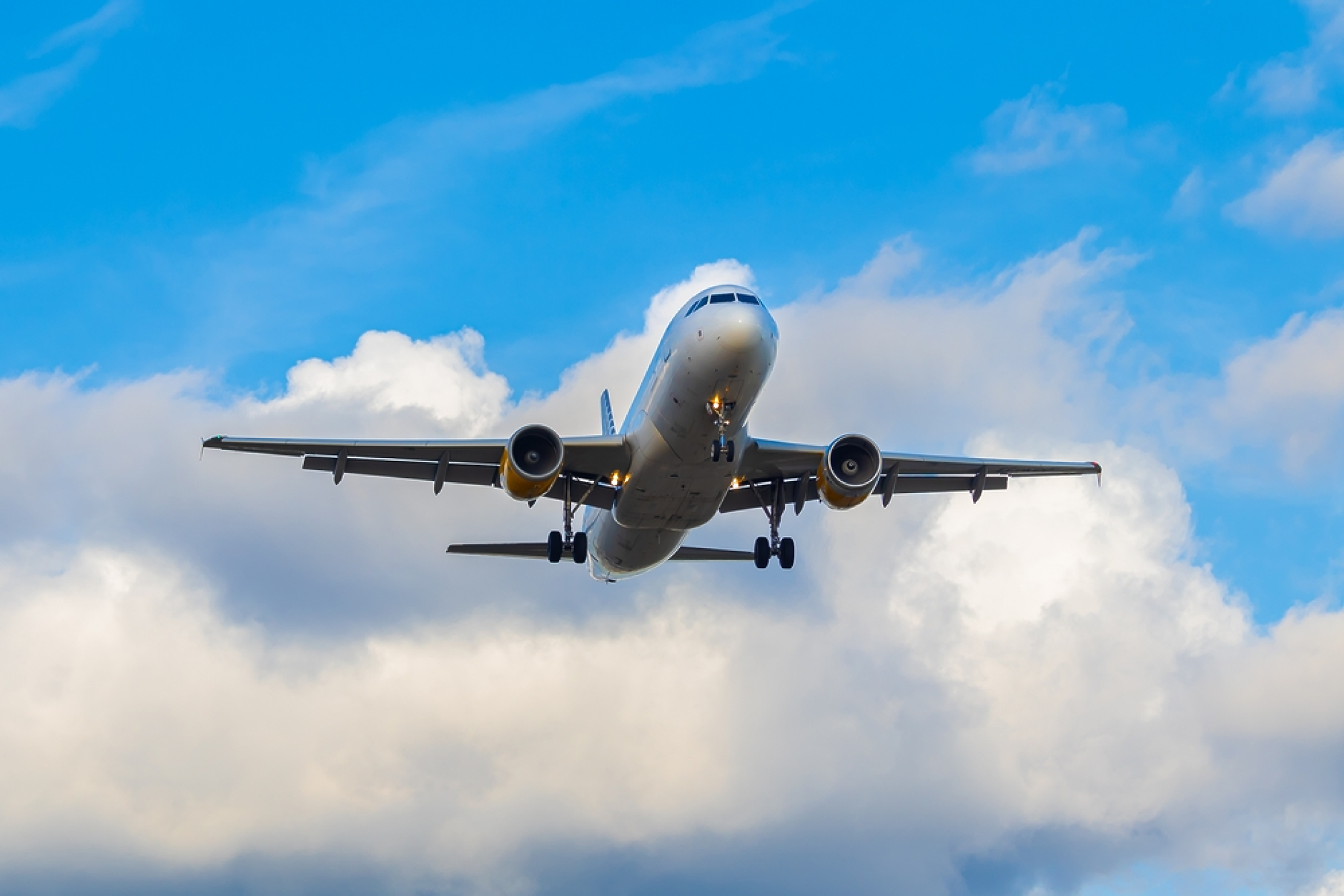 Airbus нареди спешно изтегляне на около 6000 самолета заради инцидент със силно слънчево излъчване