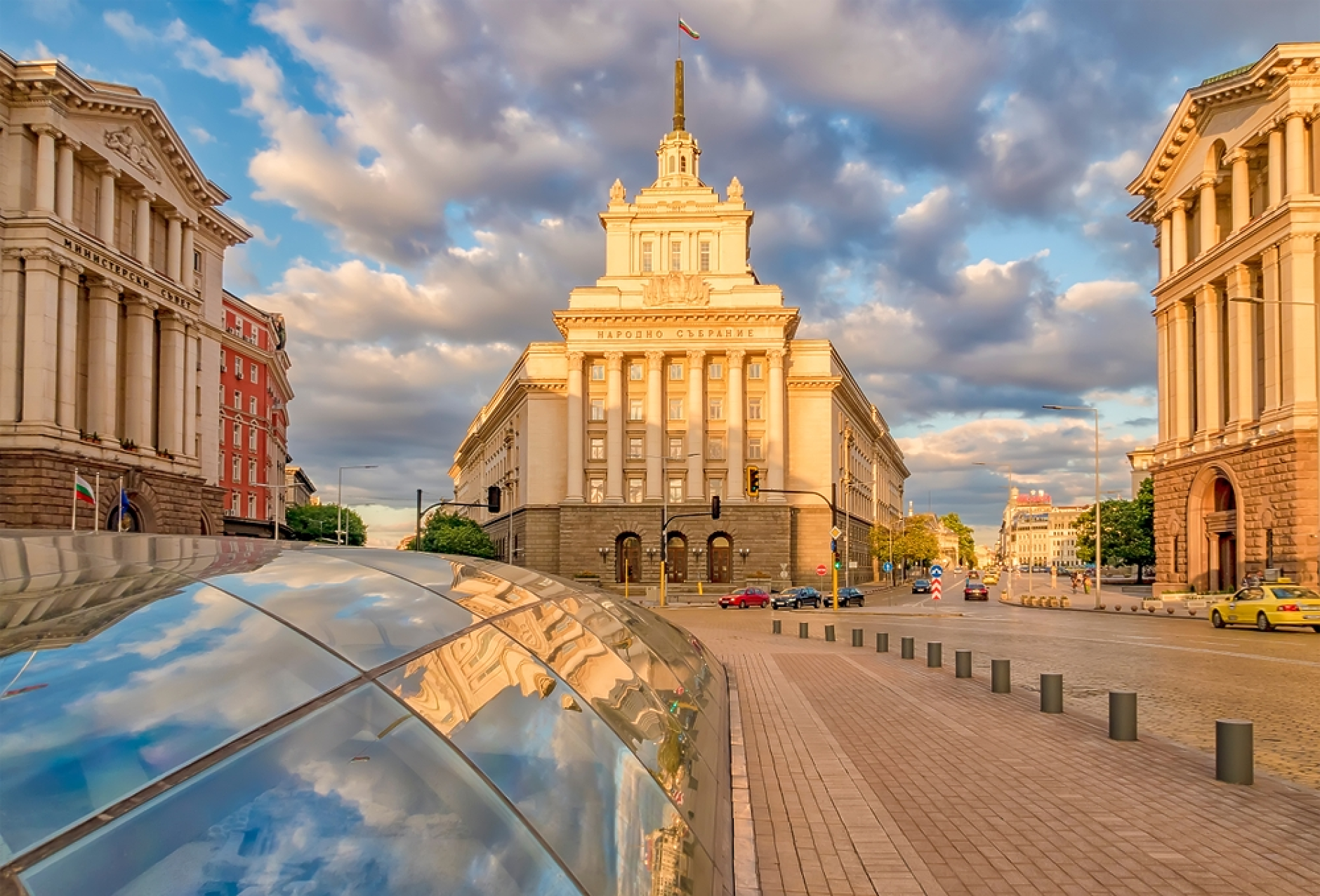 Какво предстои след оставката на правителството?