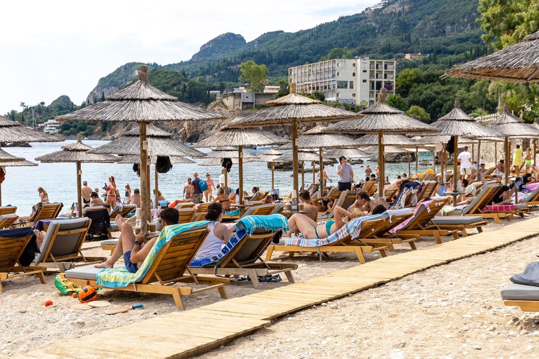 Гърция с рекордни приходи от туризъм от началото на годината