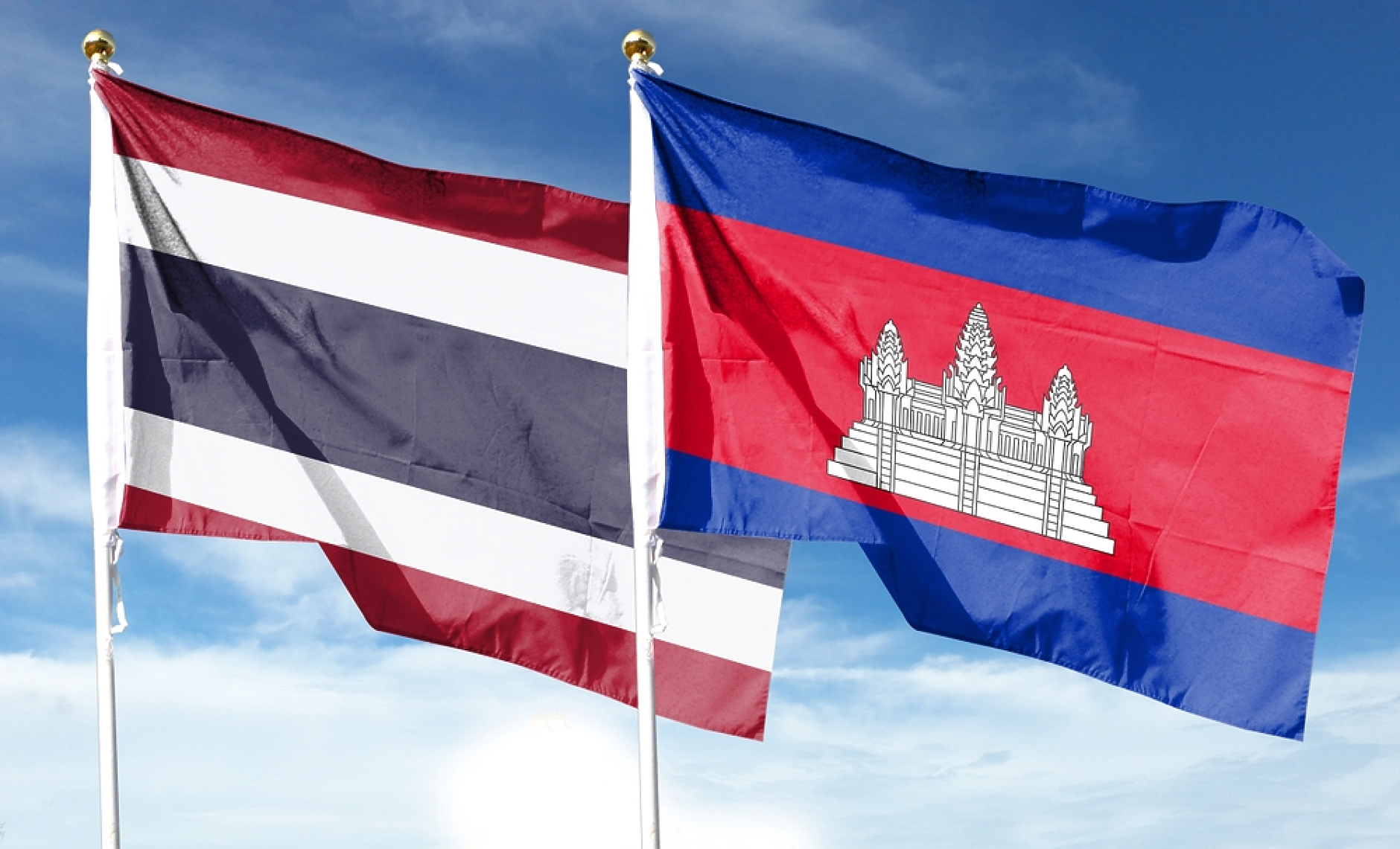 Тайланд и Камбоджа си размениха удари по границата