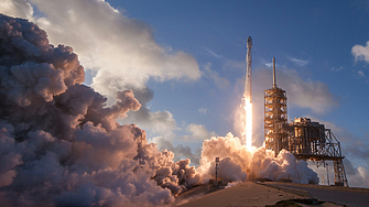 От ИИ до Марс, това е истинската причина SpaceX най-сетне да иска да излезе на борсата