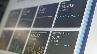 Щом Уолстрийт предупреждава за рисковани ИИ инвестиции и трупащи се дългове, значи нещо наистина не върви добре