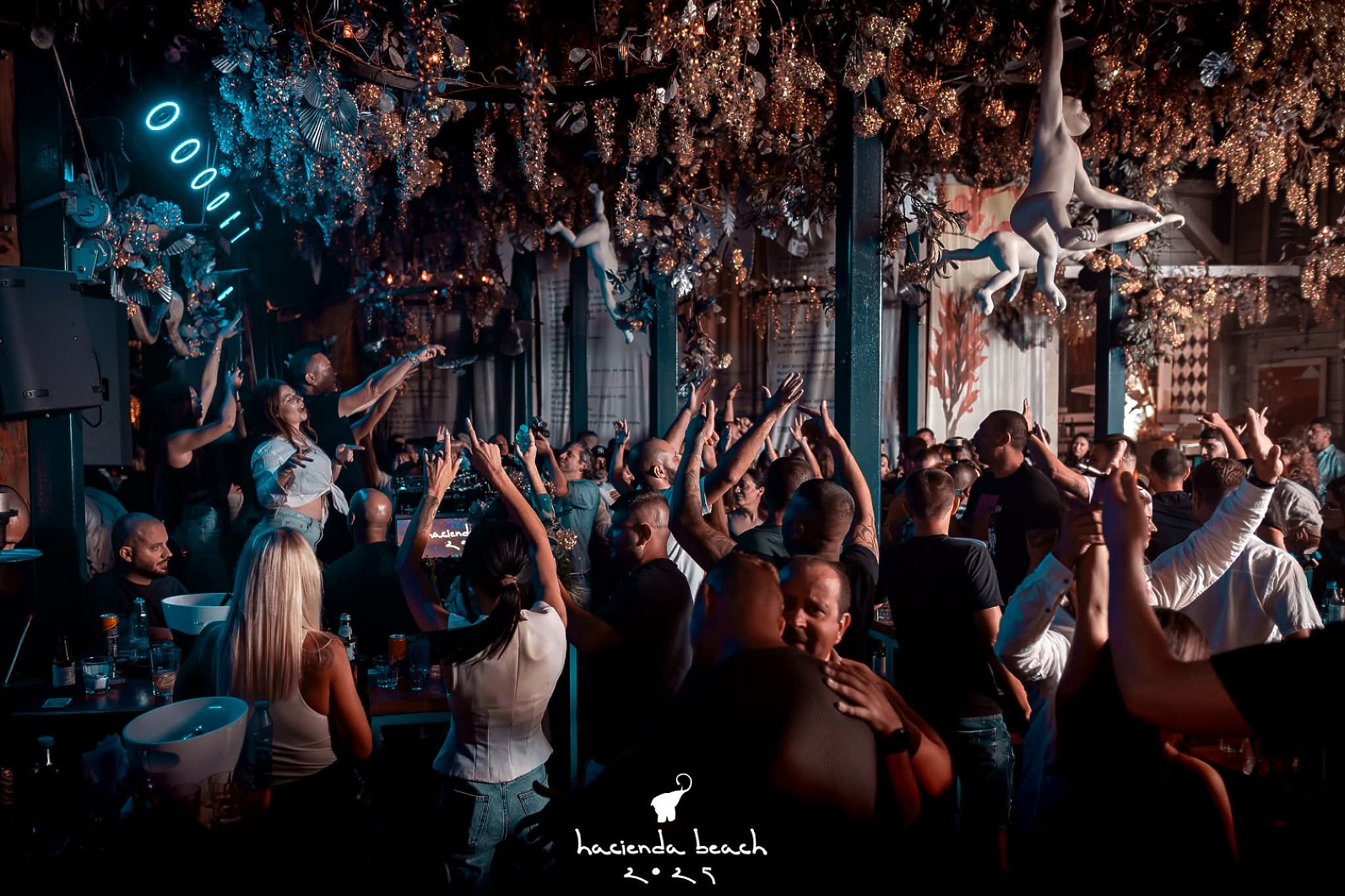 NEW YEAR’S VZRiVÉ 2025: Hacienda и Junó преосмислят новогодишната нощ в София