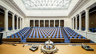 Парламентарната комисия по вътрешна сигурност гласува единодушно за сваляне на охраната от Борисов и Пеевски