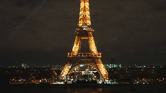 Арести в Париж заради запалени фойерверки около Айфеловата кула