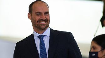 Парламентът на Бразилия отне депутатското място на сина на бившия президент Болсонаро