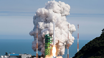 Първата търговска космическа ракета на Южна Корея се разби секунди след изстрелването