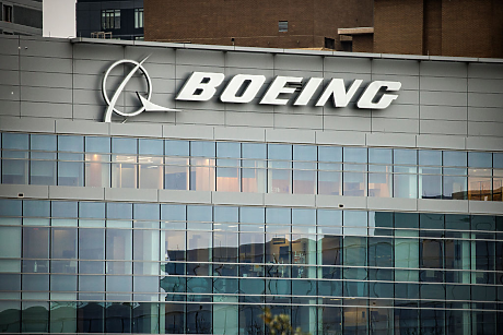 Boeing иска отмяна на правилата за емисии, за да продаде още 35 товарни самолета 777F