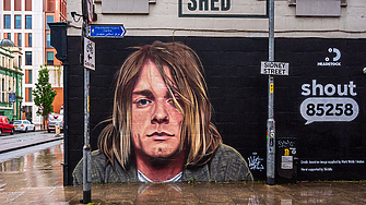 Легендарната китара на Кърт Кобейн на която той е свирил