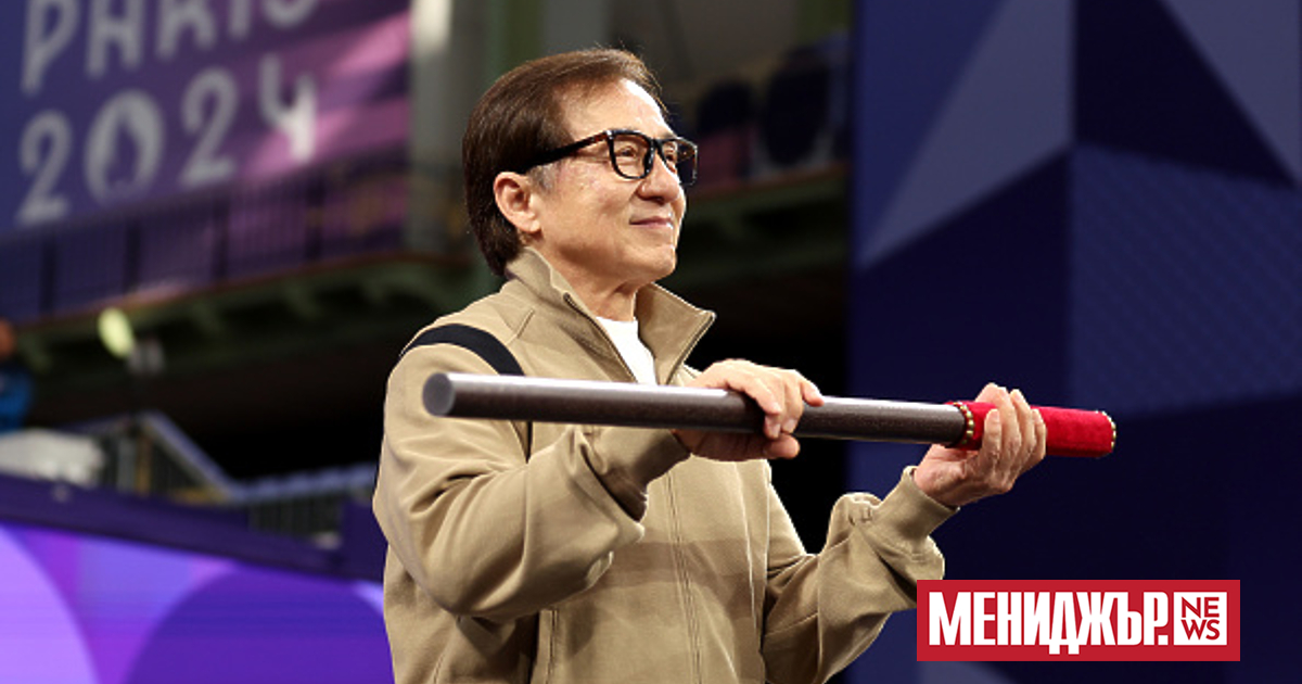 Екшън актьорът и холивудска звезда Джаки Чан пренесе олимпийския огън