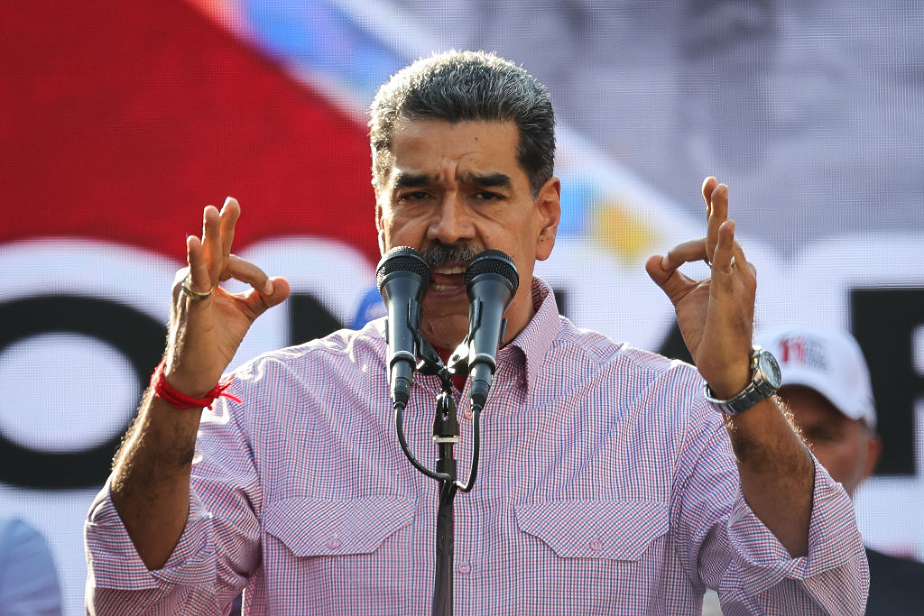 Разпродал ли е Мадуро златния резерв на Венецуела, за да плати дълговете ѝ?