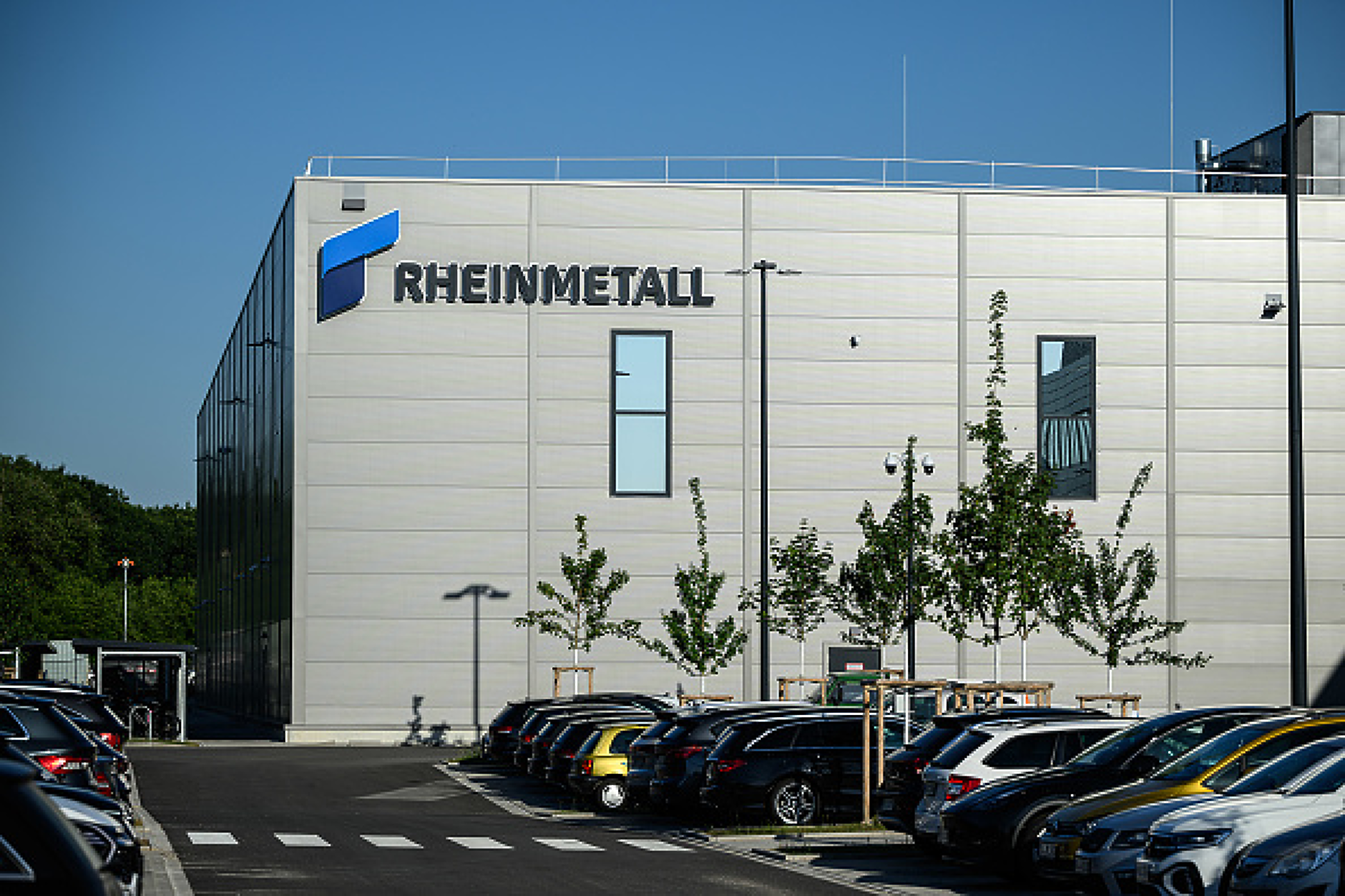 Германският военен концерн Rheinmetall продава своите граждански подразделения