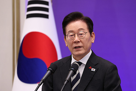 Южнокорейският президент И Дже-мьон започна 4-дневно държавно посещение в Китай