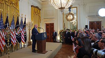 Тръмп разширява забраната и ограниченията за пътуване към САЩ