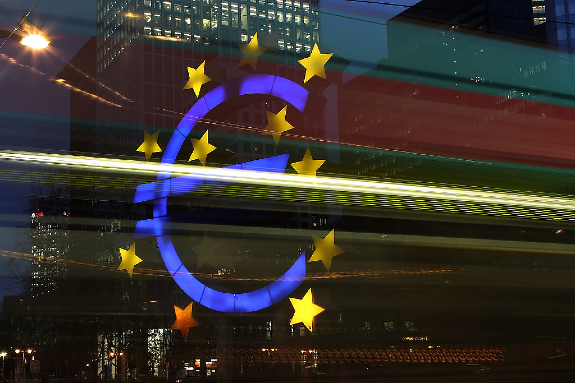 Бизнес активността в еврозоната завършва 2025 г. на по-слабо от очакваното ниво