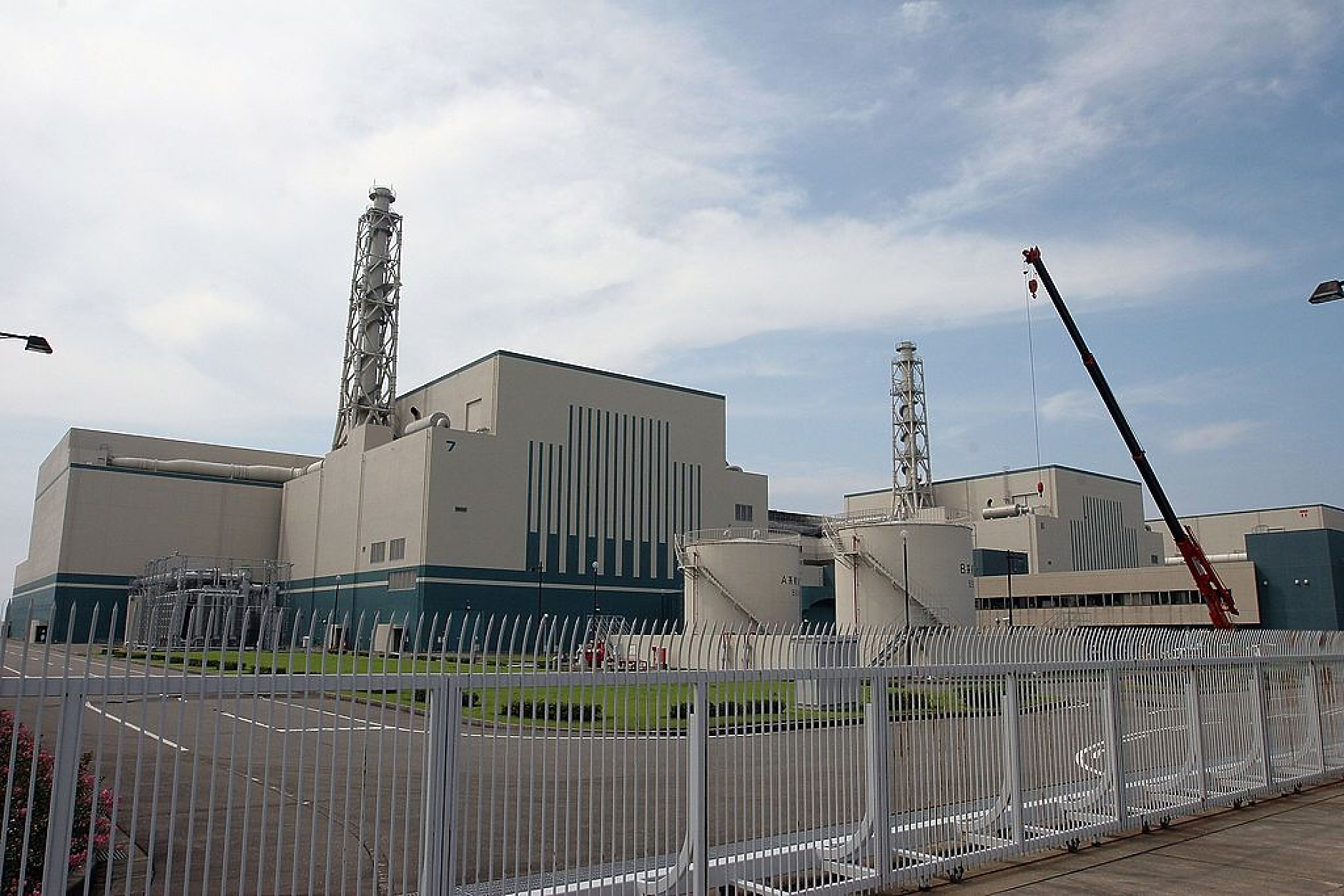 Япония се готви да възобнови дейността на най-голямата атомна електроцентрала в света близо 15 години след Фукушима